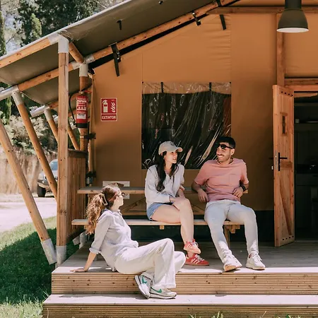 Κάμπινγκ Camps - *