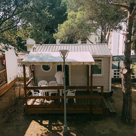 Camps - * Λορέτ Ντε Μαρ